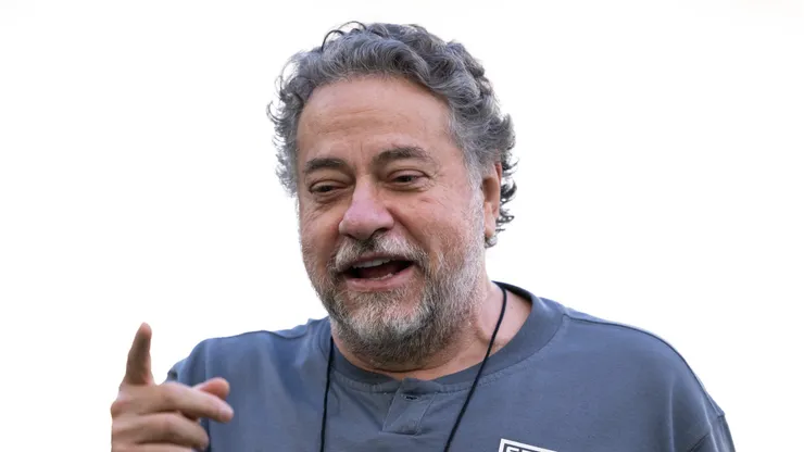 Casares negocia com reforço para o São Paulo.
