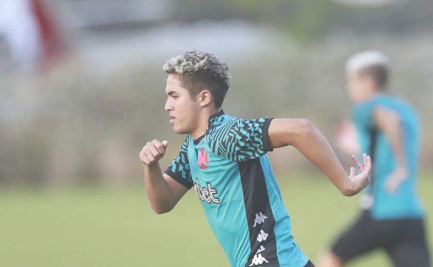 Paulinho treinando no Vasco – Foto: Daniel Ramalho/CRVG