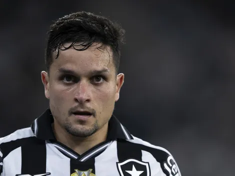 Artur segue como dúvida no Botafogo para encarar o Corinthians