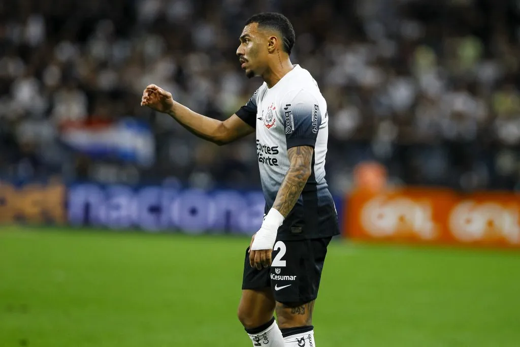 SP – SAO PAULO – 03/12/2024 – BRASILEIRO A 2024, CORINTHIANS X BAHIA – Matheuzinho jogador do Corinthians durante partida contra o Bahia no estadio Arena Corinthians pelo campeonato Brasileiro A 2024. Foto: Marco Miatelo/AGIF