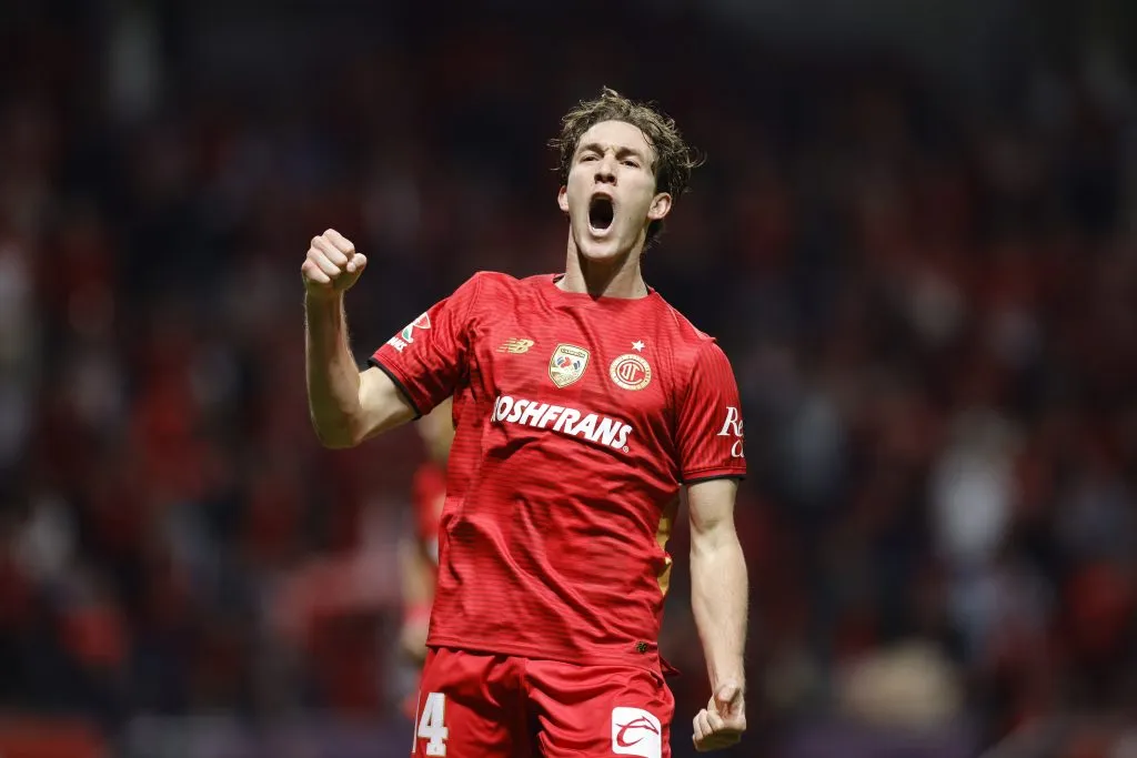 TOLUCA, MEXICO – JULY 12: Marcel Ruiz of Toluca celebrates after scoring the team’s first goal during the 1st round match between Toluca and Necaxa as part of the Torneo Apertura 2025 Liga MX at Nemesio Diez Stadium on July 12, 2025 in Toluca, Mexico. (Photo by Rodrigo Oropeza/Getty Images)