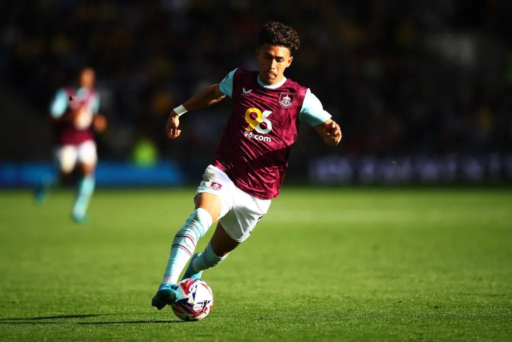 Jeremy Sarmiento durante partida contra o Oxford United FC na Championship 2024/25. (Photo by Cameron Howard/Getty Images)