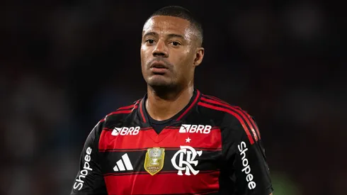 De La Cruz durante confronto contra o São Paulo no Brasileirão 2025.