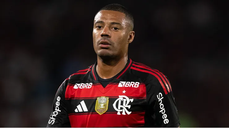 De La Cruz durante confronto contra o São Paulo no Brasileirão 2025.