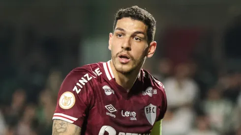 Jornalista revela consulta do Cruzeiro por zagueiro Nino, ex-Fluminense. Foto: Robson Mafra/AGIF