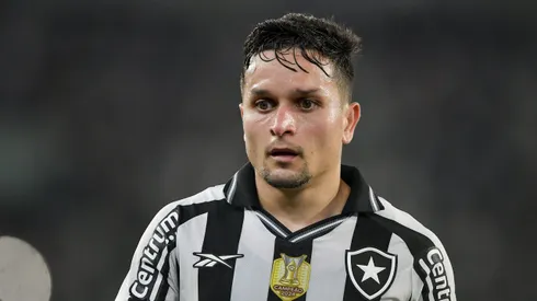 Artur jogador do Botafogo durante partida contra o Ceara no estadio Engenhao pelo campeonato Brasileiro A 2025.