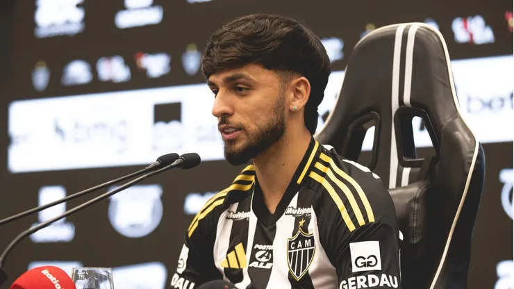 Biel durante entrevista de apresentação no Atlético-MG. Foto: Pedro Souza/Atlético