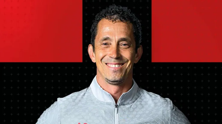 Alessandro Schoenmaker chegou ao Bayer Leverkusen para a temporada 2025/2026. Foto: Divulgação / Bayer Leverkusen