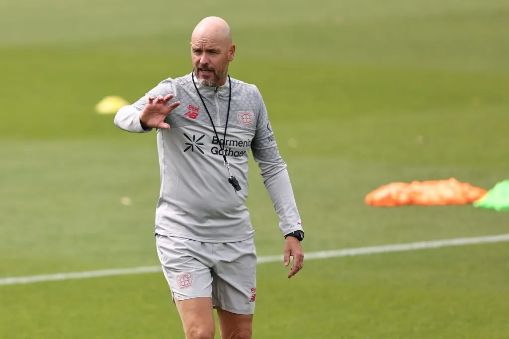 Alessandro Schoenmaker faz parte da comissão técnica de Erik Ten Hag. (Foto: Christof Koepsel/Getty Images)