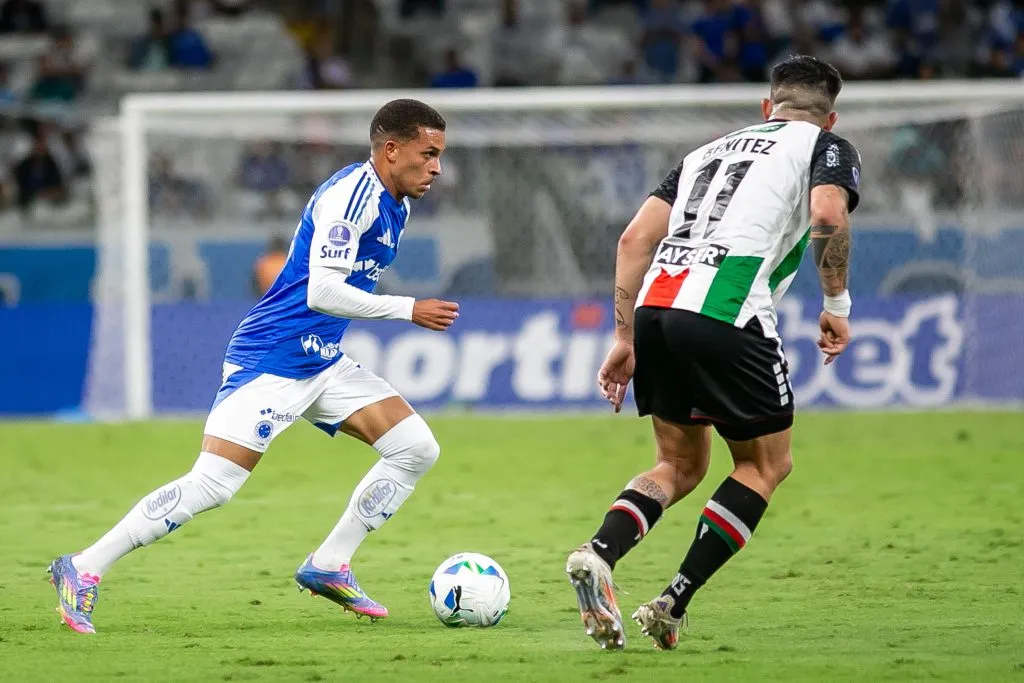 MG – BELO HORIZONTE – 14/05/2025 – COPA SUL-AMERICANA 2025, CRUZEIRO X PALESTINO – Rodriguinho jogador do Cruzeiro durante partida contra o Palestino no estadio Mineirao pelo campeonato Copa Sul-americana 2025. Foto: Fernando Moreno/AGIF