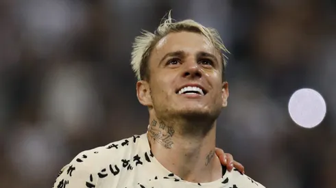 Róger Guedes em partida pelo Corinthians. (Photo by Ricardo Moreira/Getty Images)