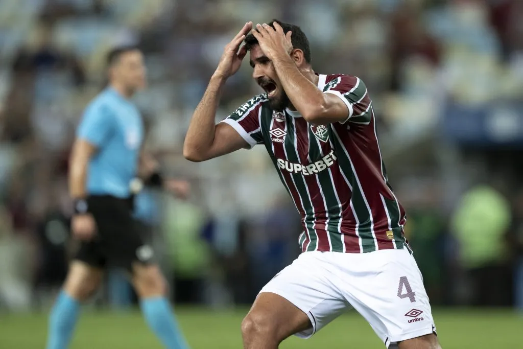 RJ – RIO DE JANEIRO – 03/05/2025 – BRASILEIRO A 2025, FLUMINENSE X SPORT – Ignacio jogador do Fluminense lamenta durante partida contra o Sport no estadio Maracana pelo campeonato Brasileiro A 2025. Foto: Jorge Rodrigues/AGIF
