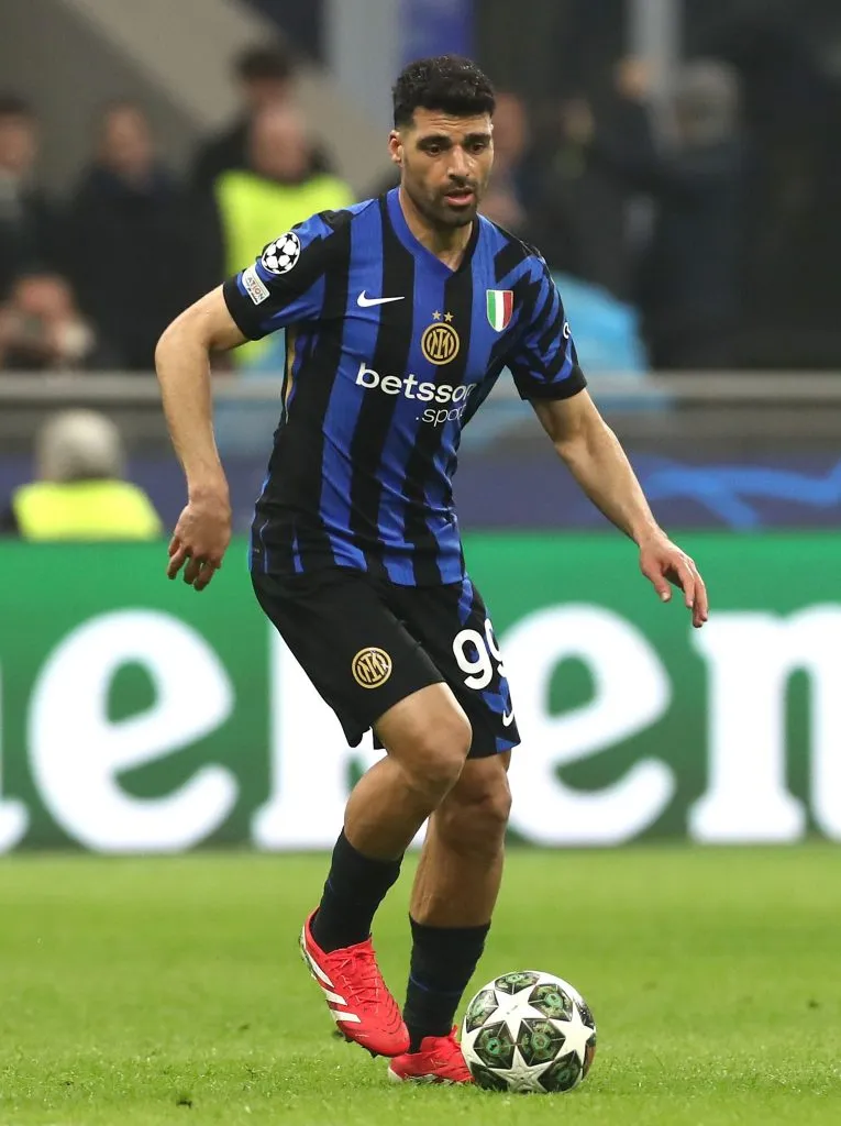 MILAN, ITALY – MARCH 11: Mehdi Taremi of FC Internazionale in action during the UEFA Champions League 2024/25 UEFA Champions League 2024/25 Round of 16 Second Leg match between FC Internazionale Milano and Feyenoord at Stadio Giuseppe Meazza on March 11, 2025 in Milan, Italy. (Photo by Marco Luzzani/Getty Images)