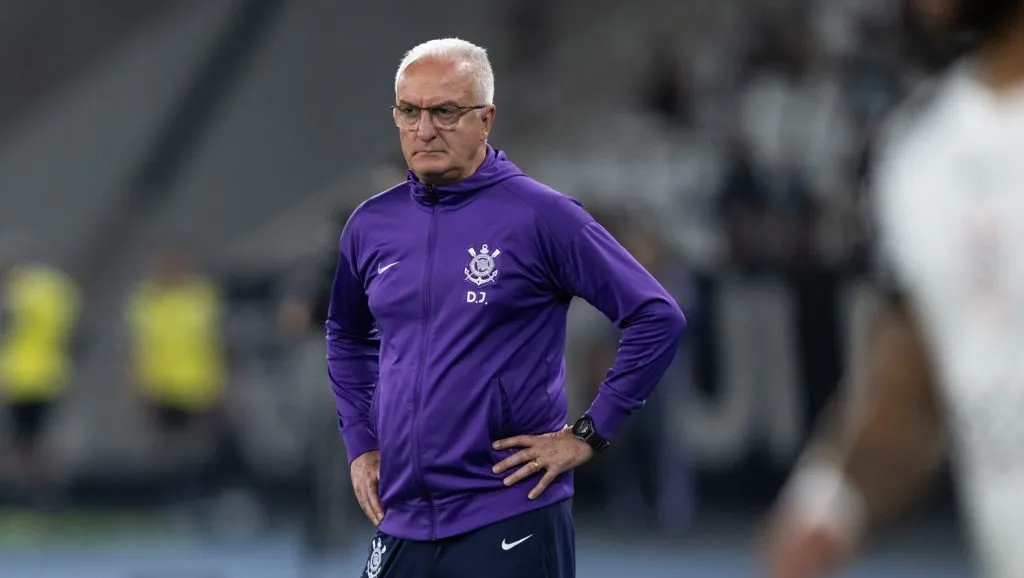 Dorival pode ser demitido caso perca para o Palmeiras na Copa do Brasil (Imagem: Jorge Rodrigues/AGIF)