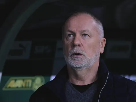 Desempenho de Riquelme rende elogios do técnico Mano Menezes