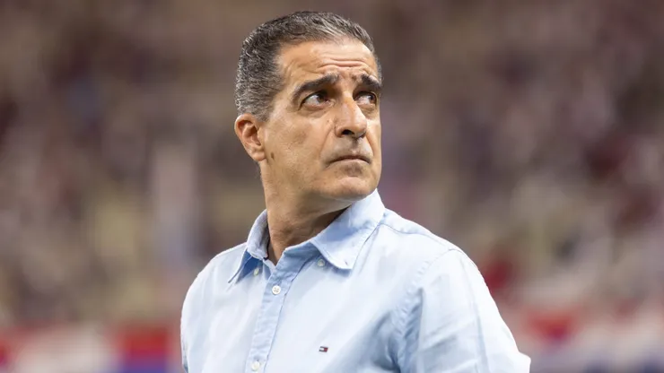 Renato Paiva tecnico do Fortaleza durante partida contra o Red Bull Brasil no estadio Arena Castelao pelo campeonato Brasileiro A 2025. Foto: Lucas Emanuel/AGIF