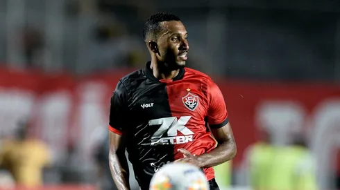 Lucas Braga jogador do Vitoria durante partida contra o Ferroviario no estadio Barradao pelo campeonato Copa Do Nordeste 2025. Foto: Jhony Pinho/AGIF