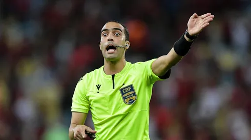 Davi Lacerda anulou o gol de Luciano.