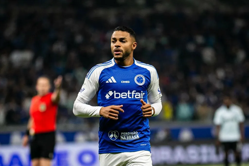 MG – BELO HORIZONTE – 13/07/2025 – BRASILEIRO A 2025, CRUZEIRO X GREMIO – Wanderson jogador do Cruzeiro durante partida contra o Gremio no estadio Mineirao pelo campeonato Brasileiro A 2025. Foto: Fernando Moreno/AGIF