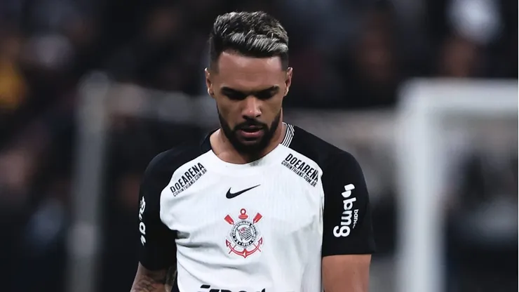 Raniele durante confronto contra o Bragantino no Campeonato Brasileiro de 2025.