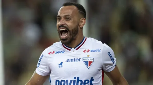 Moisés durante partida contra o Fluminense no Brasileirão 2024.
