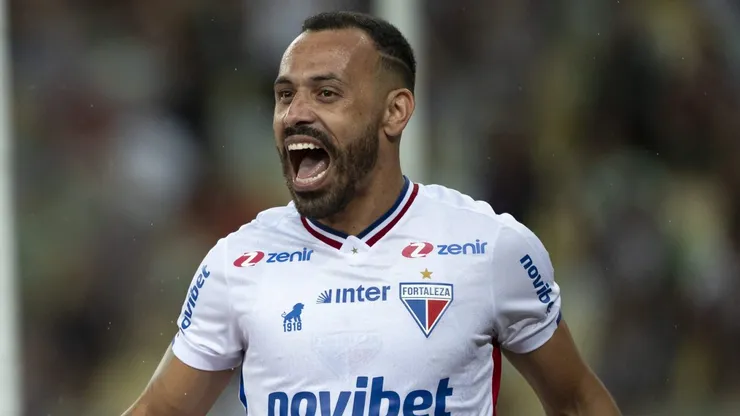 Moisés durante partida contra o Fluminense no Brasileirão 2024.