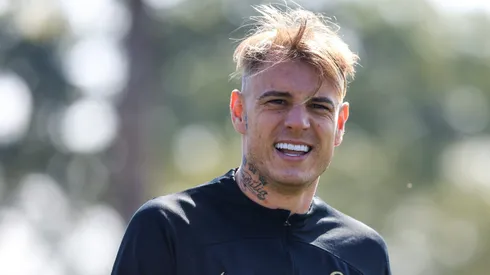 Guedes jogador do Corinthians durante treino no Centro de Treinamento CT Joaquim Grava.