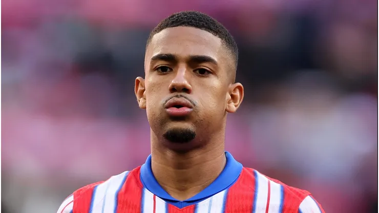 Samuel Lino em campo pelo Atlético de Madrid. (Photo by Flor Tan Jun/Getty Images)