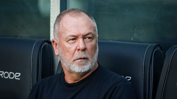 Mano perde goleiro por lesão no Grêmio.