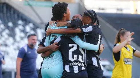 Botafogo na luta pelo seu primeiro título nacional de futebol feminino de base (Reprodução/Arthur Barreto/Botafogo)
