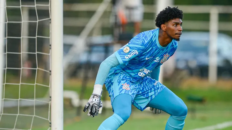 Hugo Souza jogador do Corinthians durante partida contra o Vitoria no estadio Barradao pelo campeonato Brasileiro A 2024.