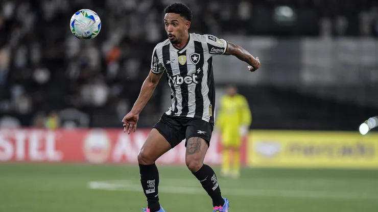 Vitinho jogador do Botafogo durante partida contra o Carabobo no estadio Engenhao pelo campeonato Copa Libertadores 2025.