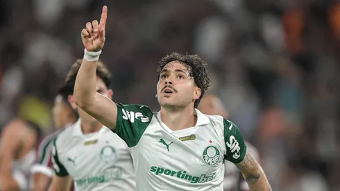 Mauricio jogador do Palmeiras comemora seu gol durante partida contra o Fluminense no estadio Maracana pelo campeonato Brasileiro A 2025.