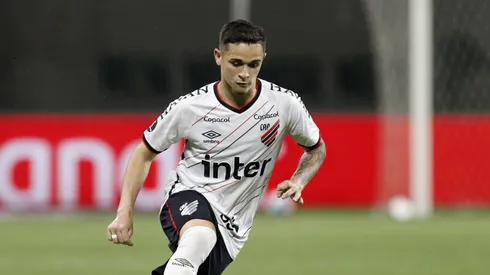 Khellven pelo Athletico-PR. (Photo by Ricardo Moreira/Getty Images)