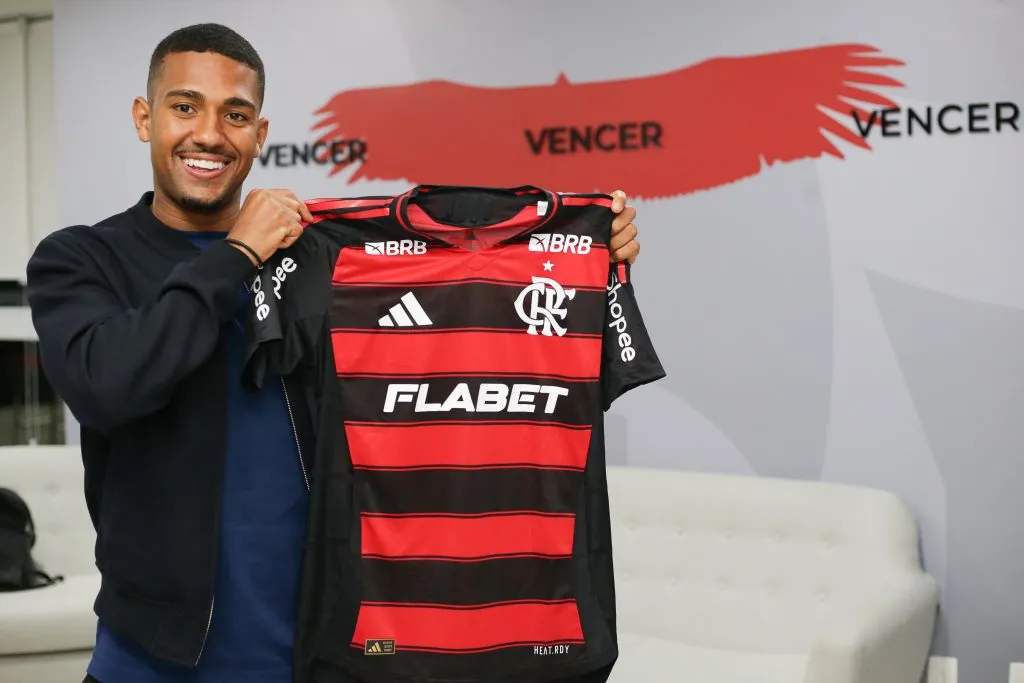 Samuel Lino foi anunciado na última terça. Foto: Gilvan de Souza/Flamengo