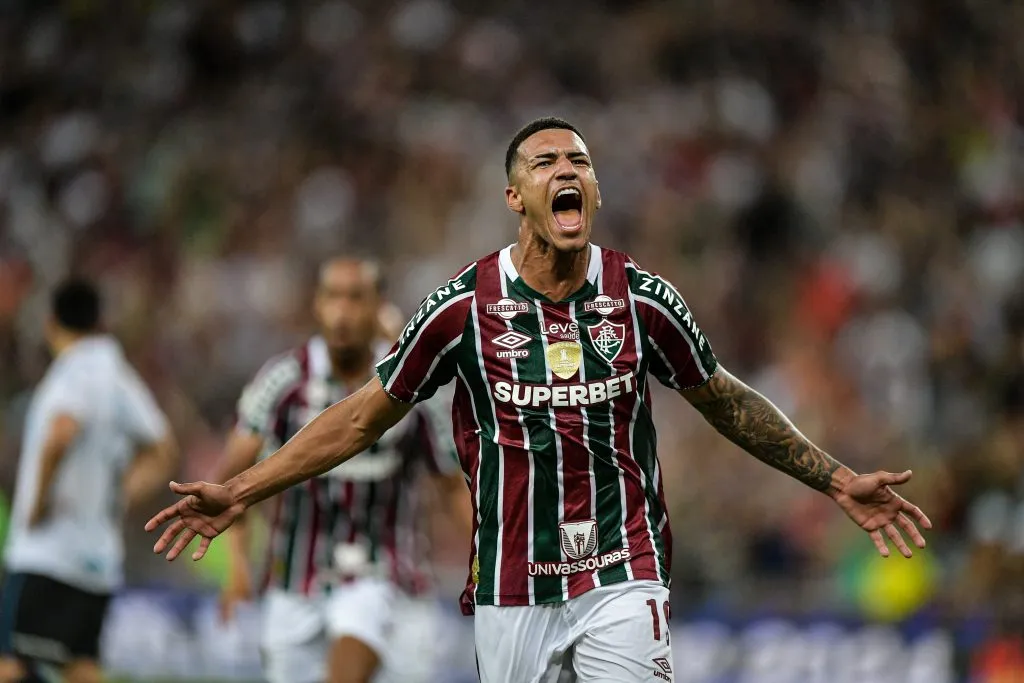 Kaua Elias jogador do Fluminense comemora seu gol durante partida contra o Gremio no estadio Maracana pelo campeonato Brasileiro A 2024. Foto: Thiago Ribeiro/AGIF