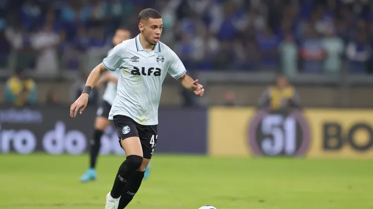 Alysson durante jogo do Grêmio. Foto: Gilson Lobo/AGIF
