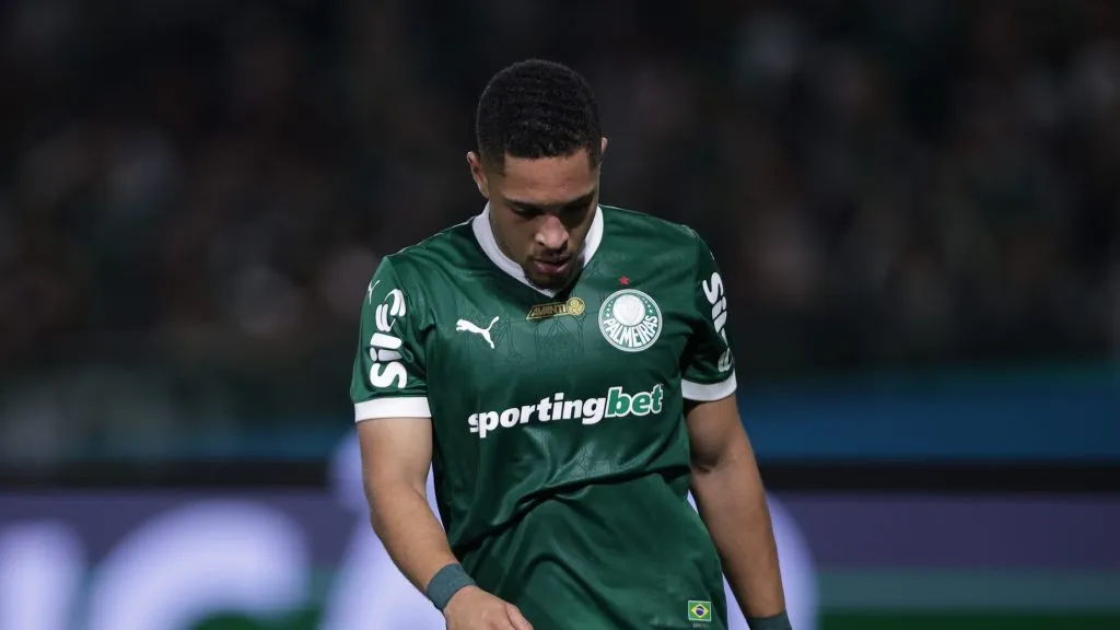 Vitor Roque não foi bem mais uma vez - Foto: Ettore Chiereguini/AGIF.