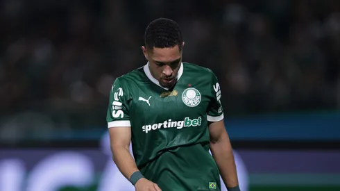 Vitor Roque virou assunto novamente no Palmeiras.
