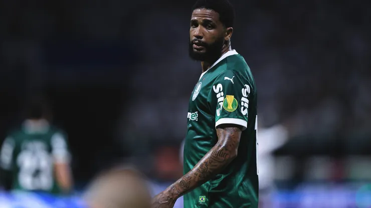 Micael jogador do Palmeiras durante partida contra o Sao Paulo no estadio Arena Allianz Parque pelo campeonato Paulista 2025.