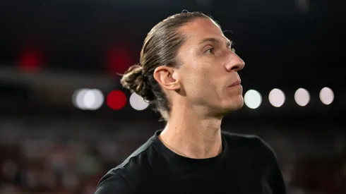 Filipe Luís técnico do Flamengo durante partida contra o Atlético-MG no estádio Maracanã pelo campeonato Brasileiro A 2025. Foto: Jorge Rodrigues/AGIF