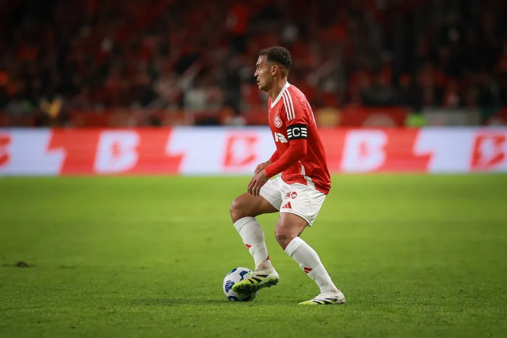 RS – PORTO ALEGRE – 30/07/2025 – COPA DO BRASIL 2025, INTERNACIONAL X FLUMINENSE – Alan Patrick jogador do Internacional durante partida contra o Fluminense no estadio Beira-Rio pelo campeonato Copa Do Brasil 2025. Foto: Maxi Franzoi/AGIF