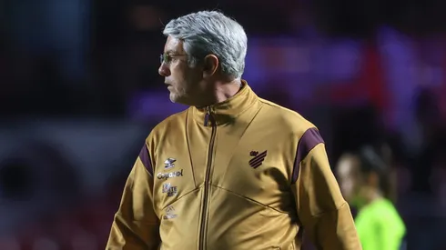 Odair Hellmann durante confronto contra o São Paulo na Copa do Brasil 2025.