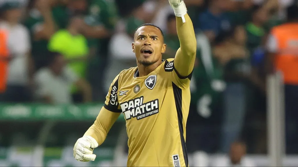 West Ham faz proposta por John (Imagem: Joisel Amaral/AGIF)