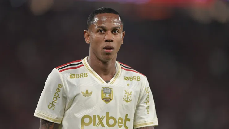 RJ - RIO DE JANEIRO - 31/07/2025 - COPA DO BRASIL 2025, FLAMENGO X ATLETICO-MG - Wallace Yan jogador do Flamengo durante partida contra o Atletico-MG no estadio Maracana pelo campeonato Copa Do Brasil 2025. Foto: Thiago Ribeiro/AGIF