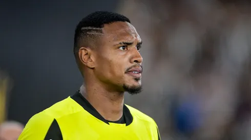 John ainda pode deixar o Botafogo.