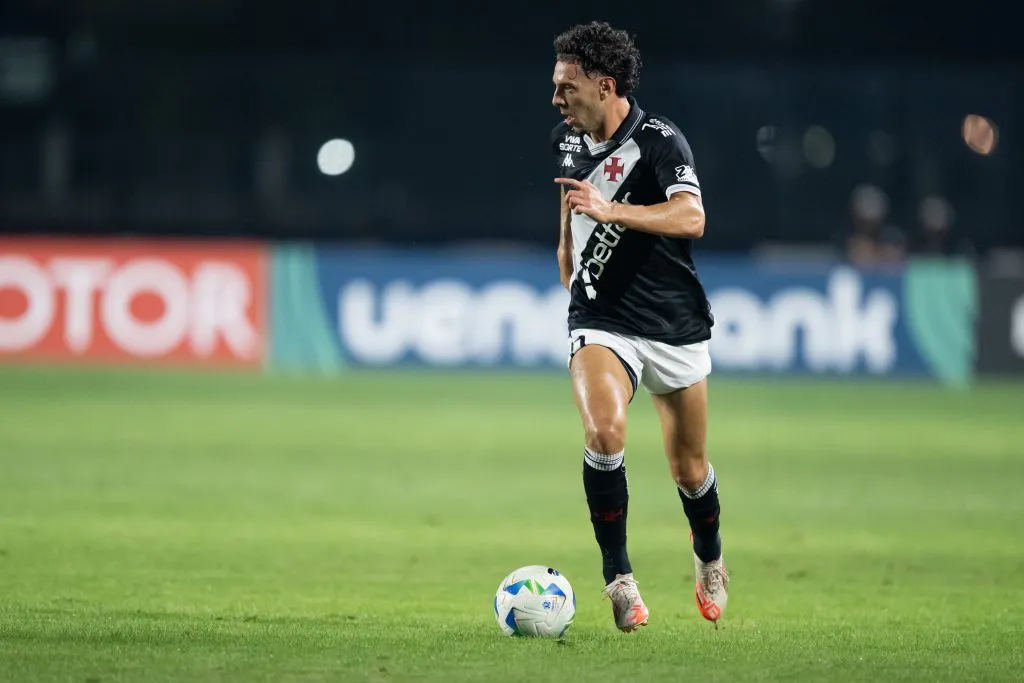 Nuno Moreira durante partida contra o Independiente del Valle na Sul-Americana de 2025. Foto: Jorge Rodrigues/AGIF