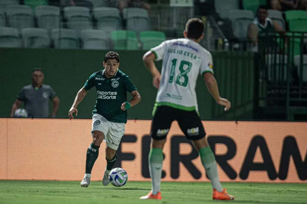GO – GOIANIA – 06/12/2023 – BRASILEIRO A 2023, GOIAS X AMERICA-MG – Guilherme Marques jogador do Goias durante partida contra o America-MG no estadio Serrinha pelo campeonato Brasileiro A 2023. Foto: Isabela Azine/AGIF