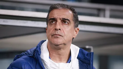 Renato Paiva durante confronto contra o Grêmio no Campeonato Brasileiro de 2025. Foto: Maxi Franzoi/AGIF