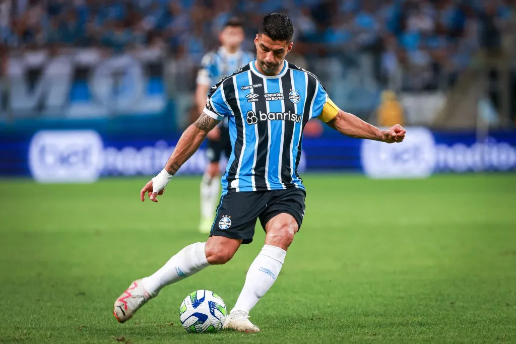 Luis Suárez em ação pelo Grêmio. Foto: Maxi Franzoi/AGIF